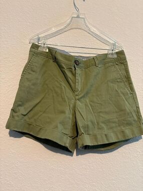 Banana Republic Olive Roll-Cuff Chino Shorts